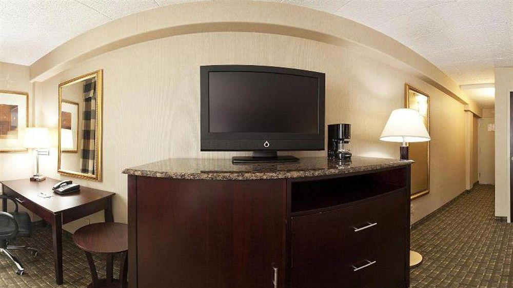 Days Hotel By Wyndham North Bergen Kültér fotó