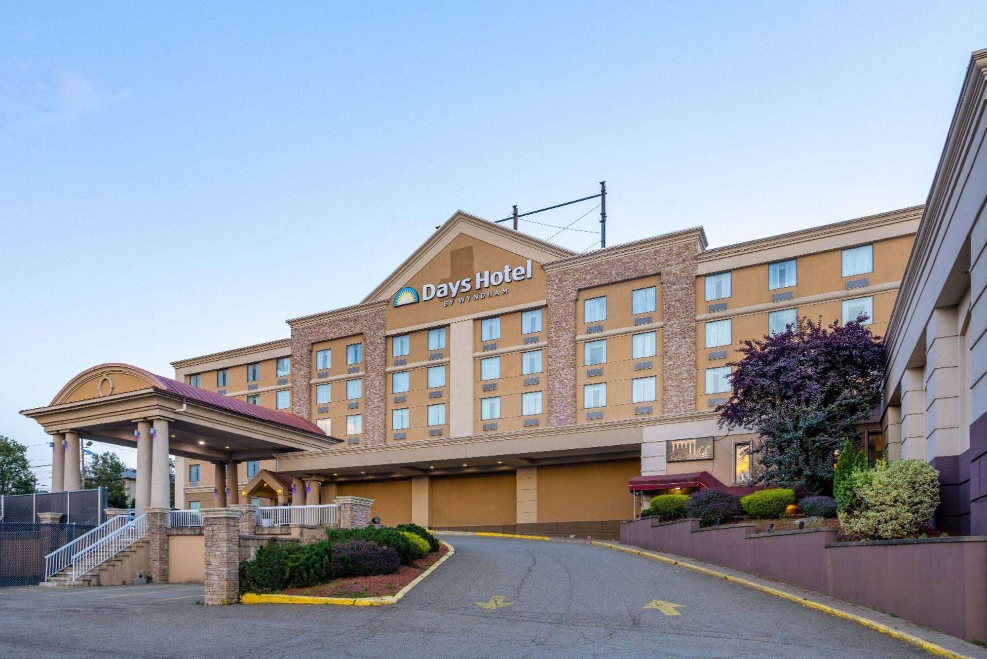 Days Hotel By Wyndham North Bergen Kültér fotó